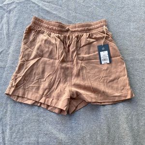 Universal Thread Shorts